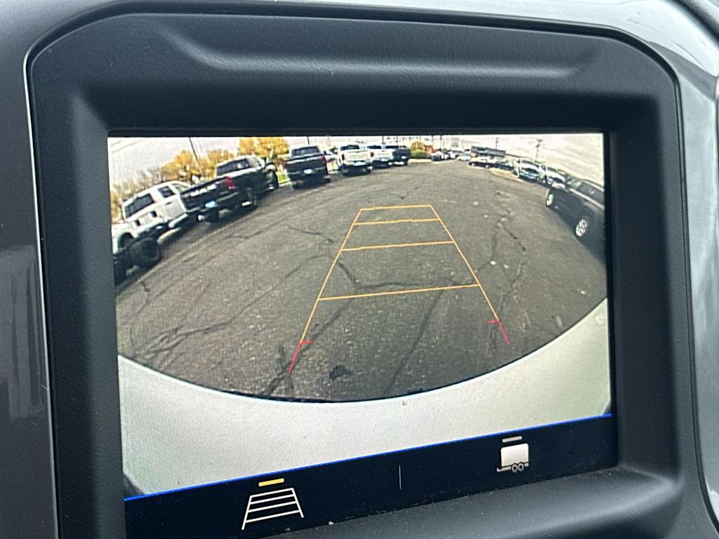 Thumbnail: 2021 Chevrolet Silverado 1500 - 23