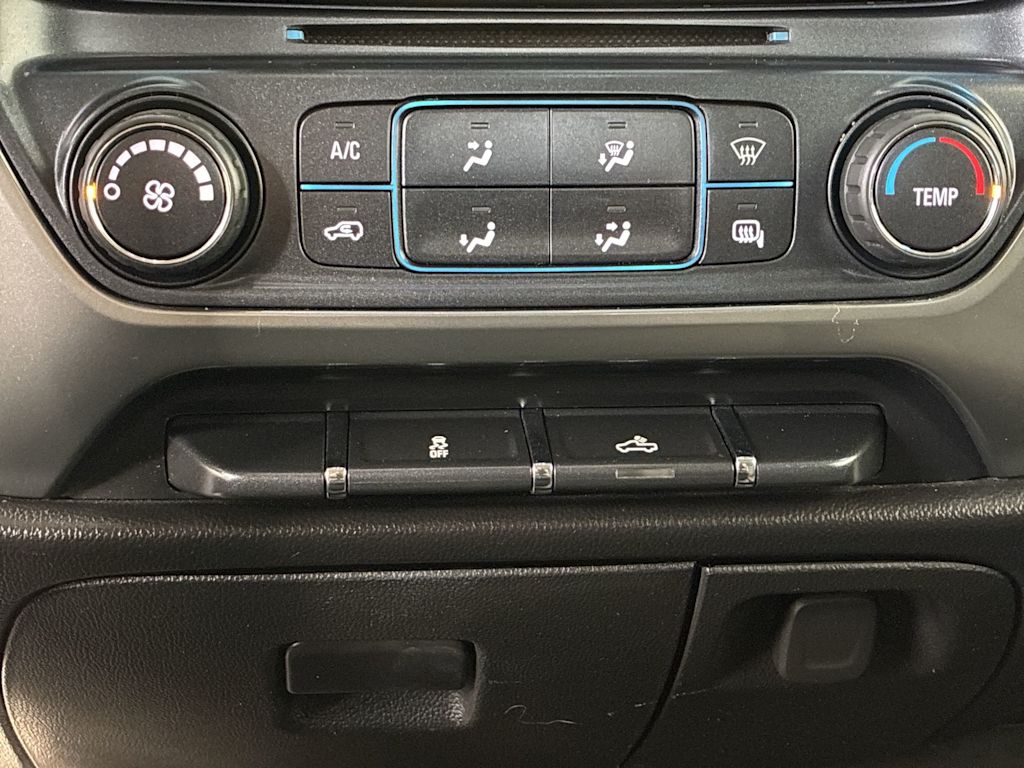 Thumbnail: 2018 Chevrolet Silverado 1500 - 22