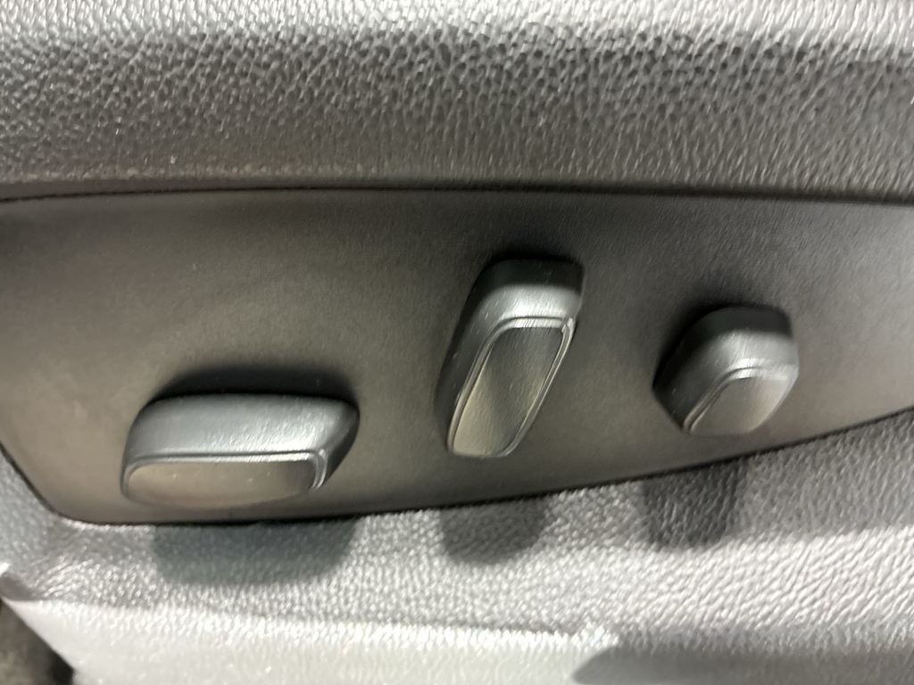 Thumbnail: 2018 Chevrolet Silverado 1500 - 21