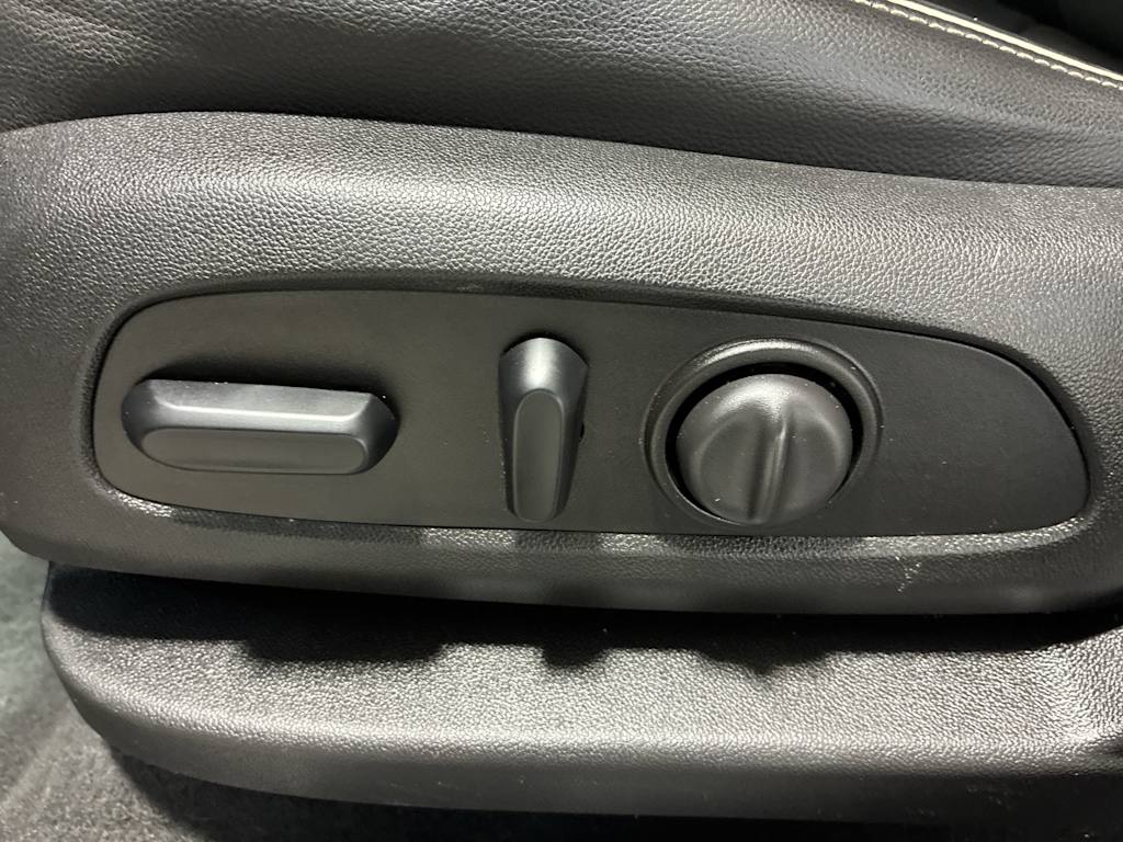 Thumbnail: 2019 GMC Acadia - 19
