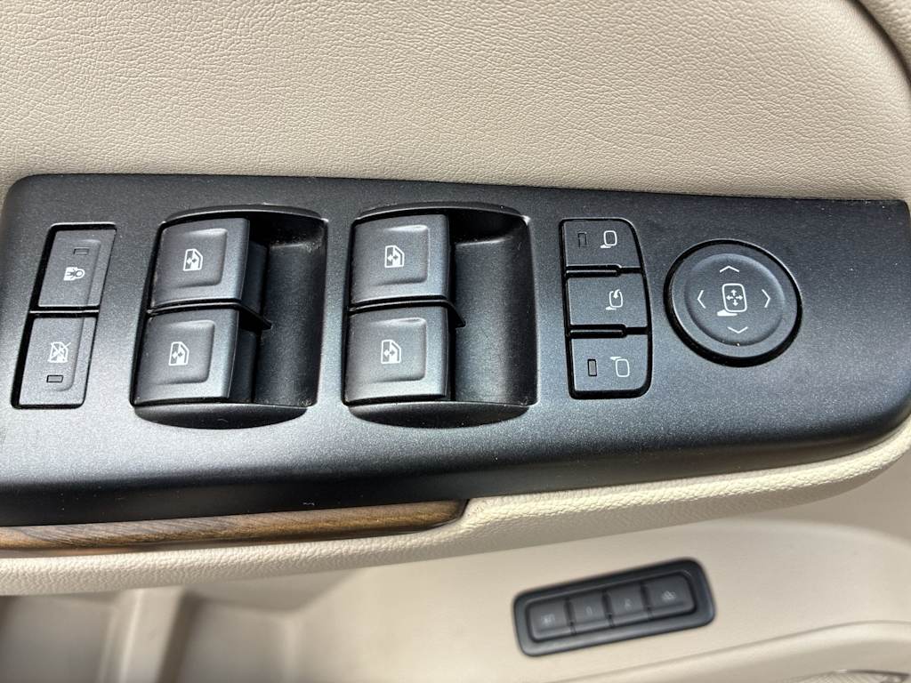 Thumbnail: 2019 GMC Yukon - 21