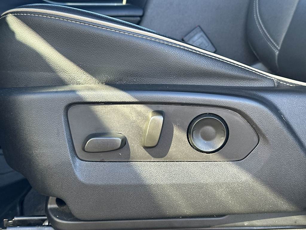 Thumbnail: 2022 GMC Yukon XL - 19