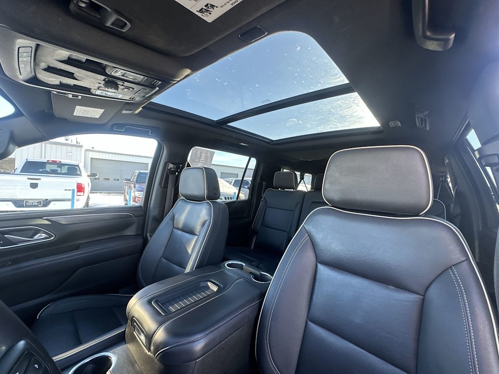 Thumbnail: 2022 GMC Yukon XL - 21