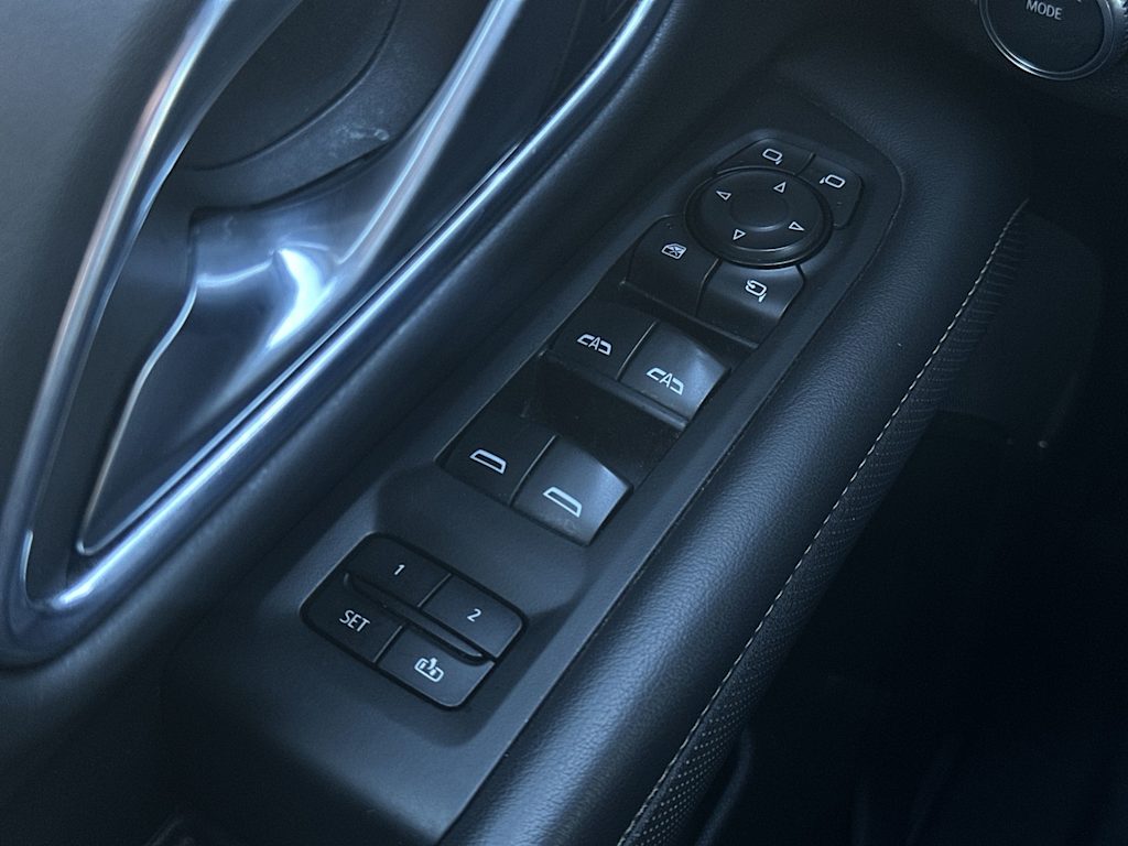 Thumbnail: 2022 GMC Yukon XL - 20