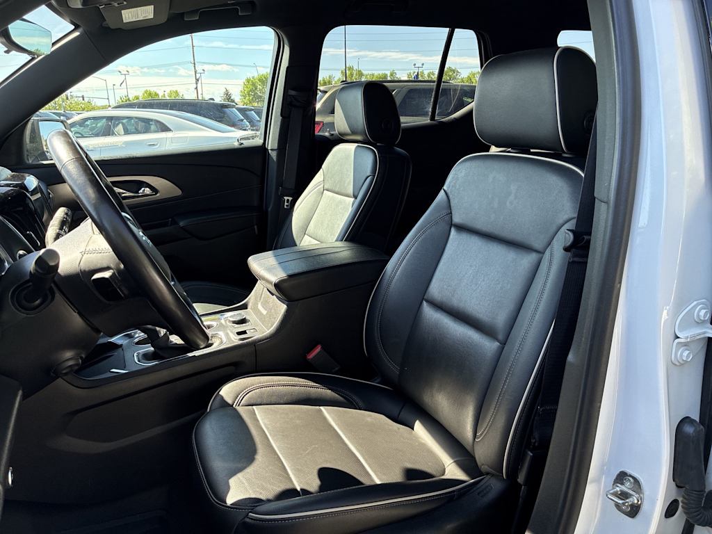 Thumbnail: 2022 Chevrolet Traverse - 8