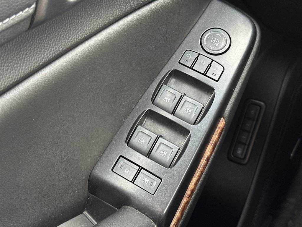 Thumbnail: 2017 Chevrolet Tahoe - 20