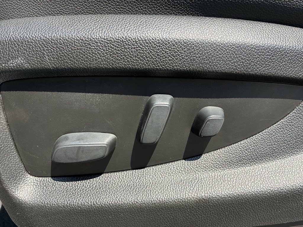 Thumbnail: 2020 Chevrolet Tahoe - 20