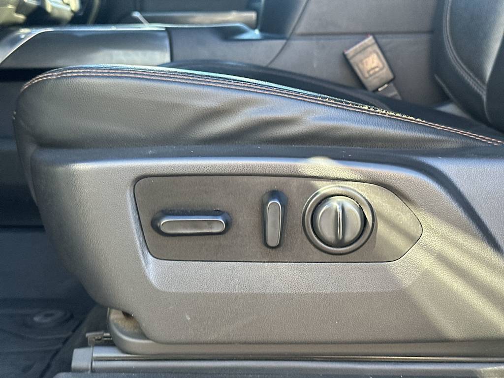 Thumbnail: 2020 GMC Sierra 3500 - 18