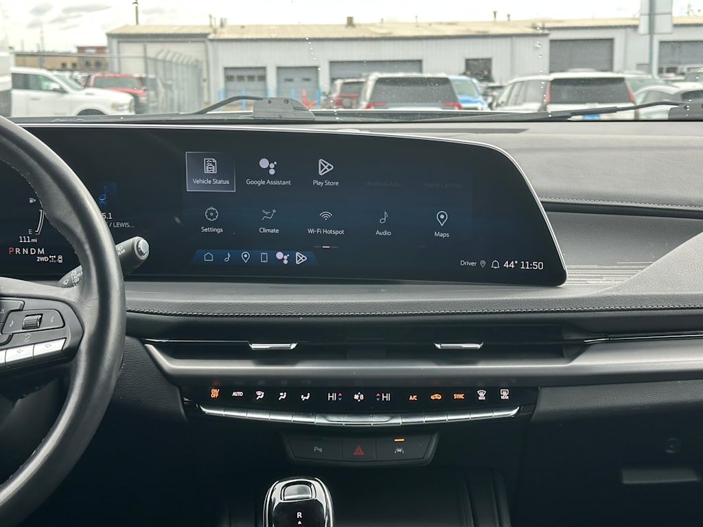 2024 Cadillac XT4 Premium Luxury 8