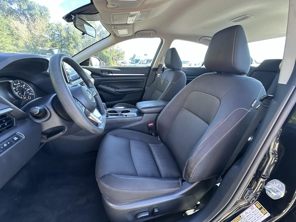 Thumbnail: 2022 Nissan Altima - 9