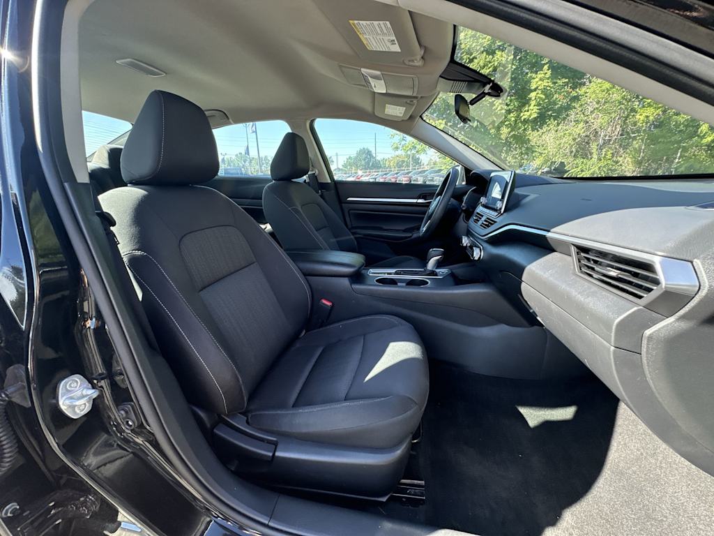 Thumbnail: 2022 Nissan Altima - 10