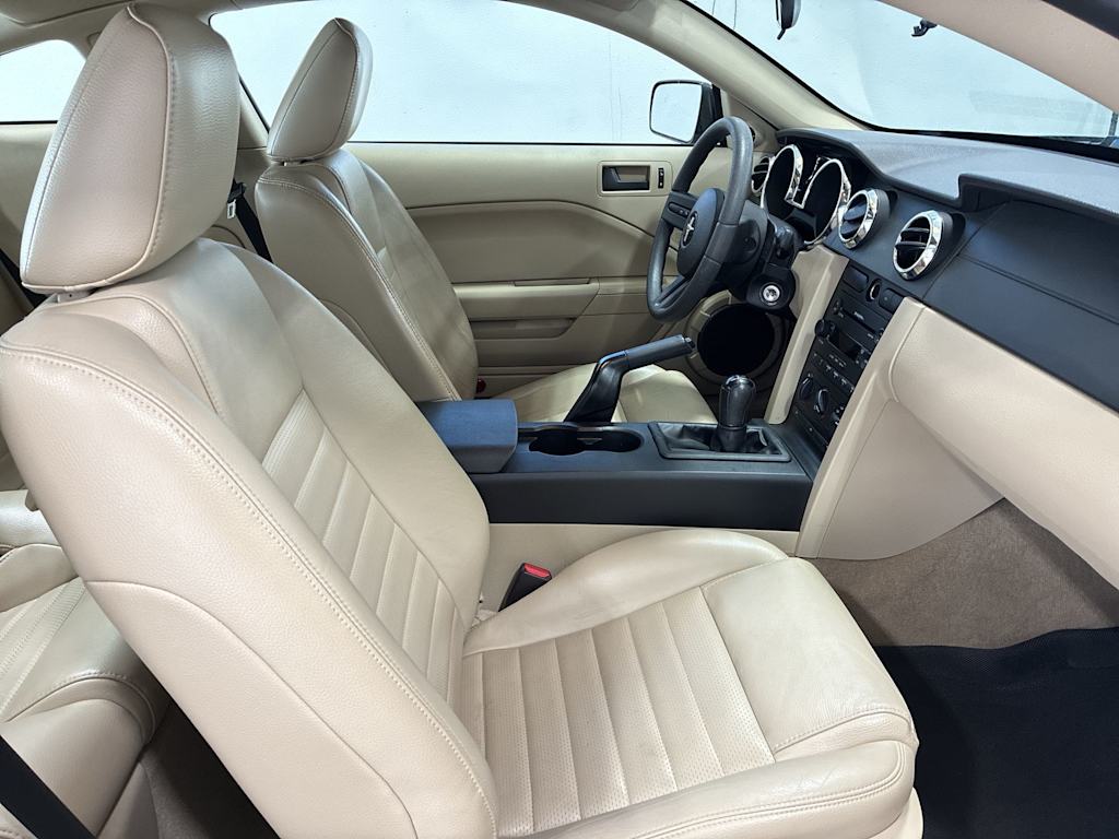 Thumbnail: 2005 Ford Mustang - 10