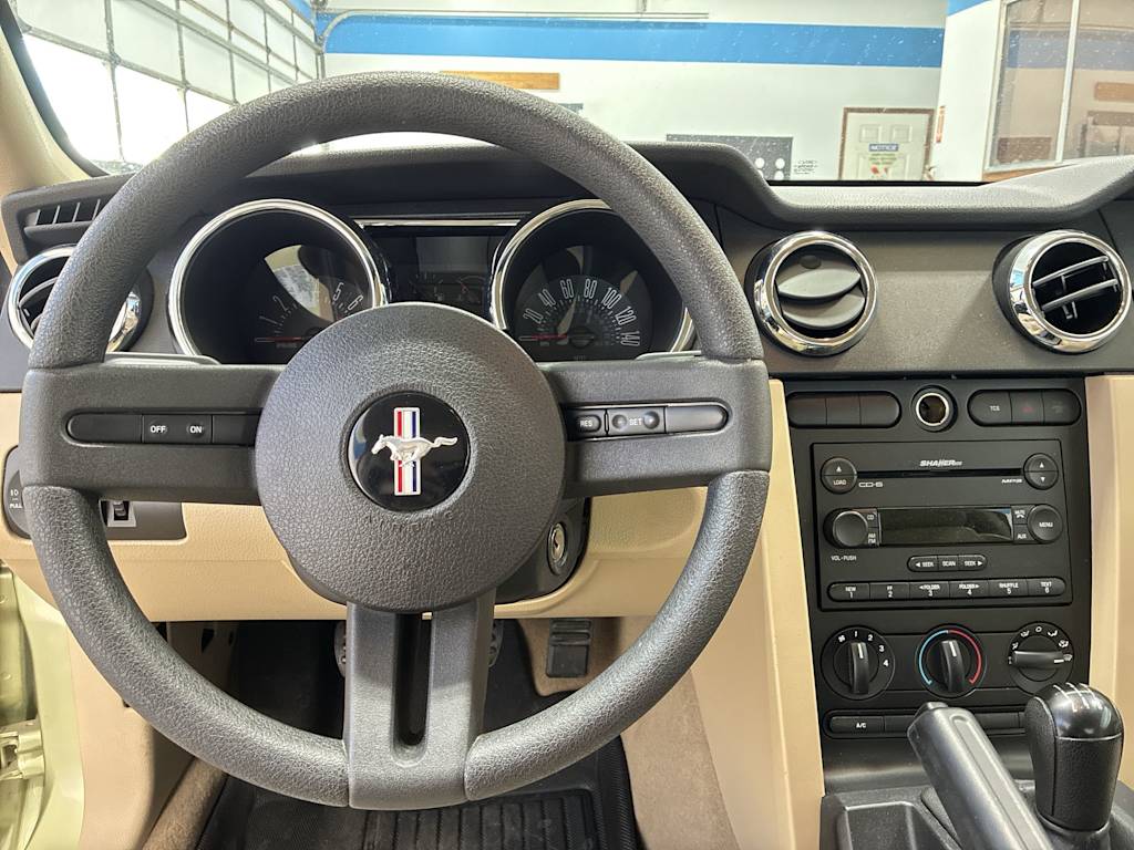 Thumbnail: 2005 Ford Mustang - 2