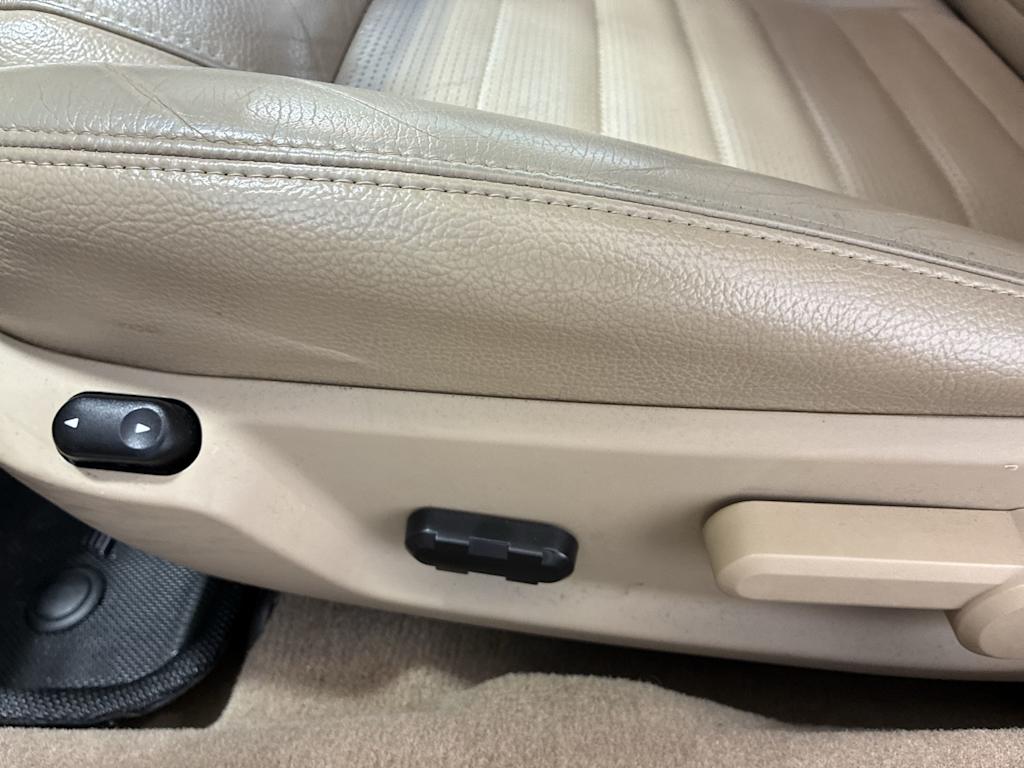 Thumbnail: 2005 Ford Mustang - 17