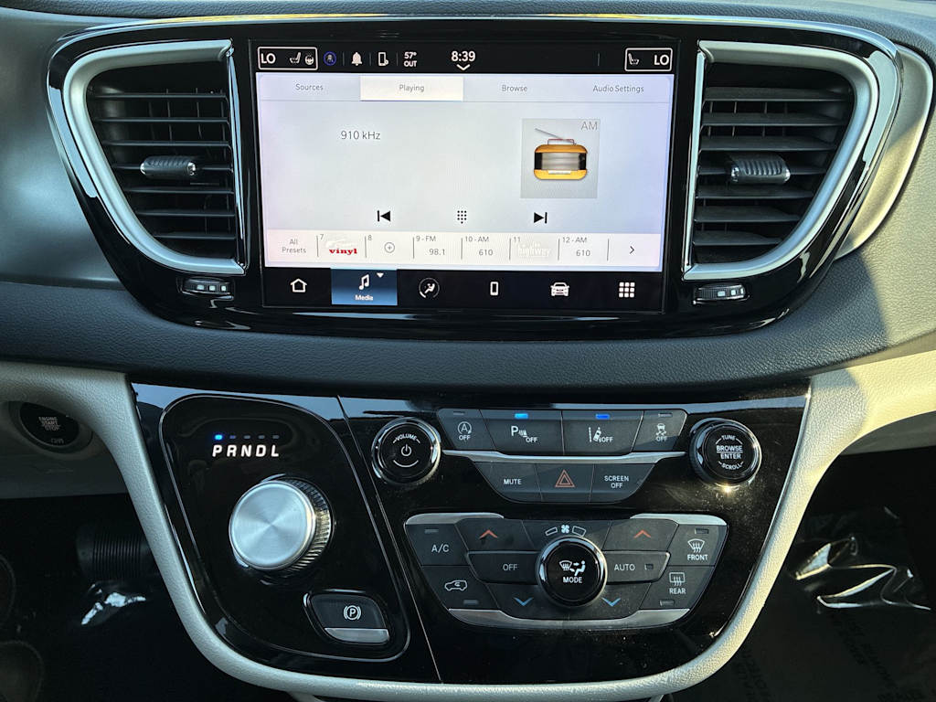 Thumbnail: 2023 Chrysler Pacifica - 13