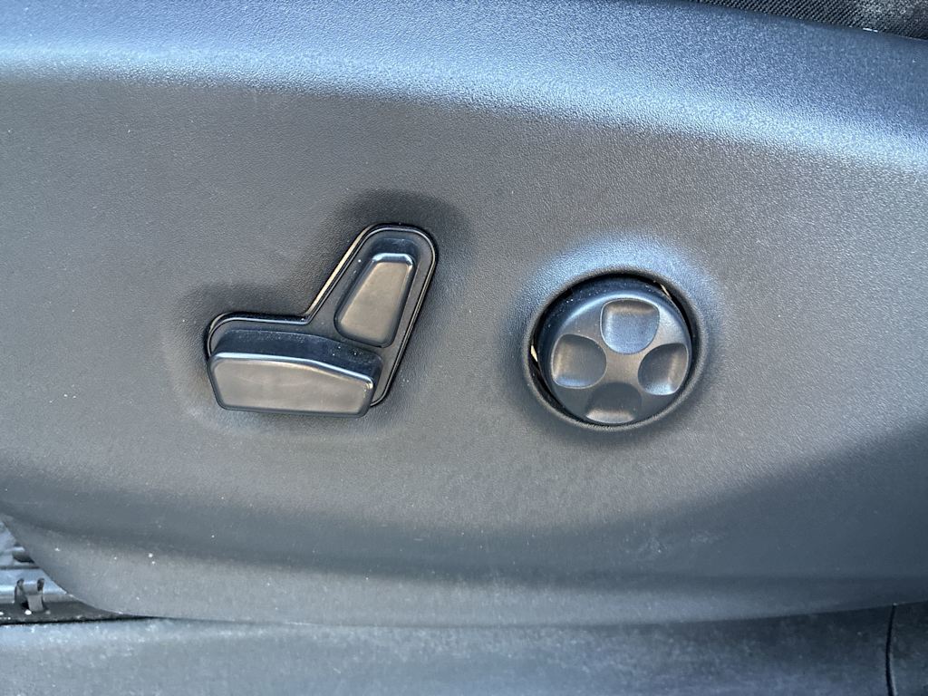 Thumbnail: 2023 Chrysler Pacifica - 20