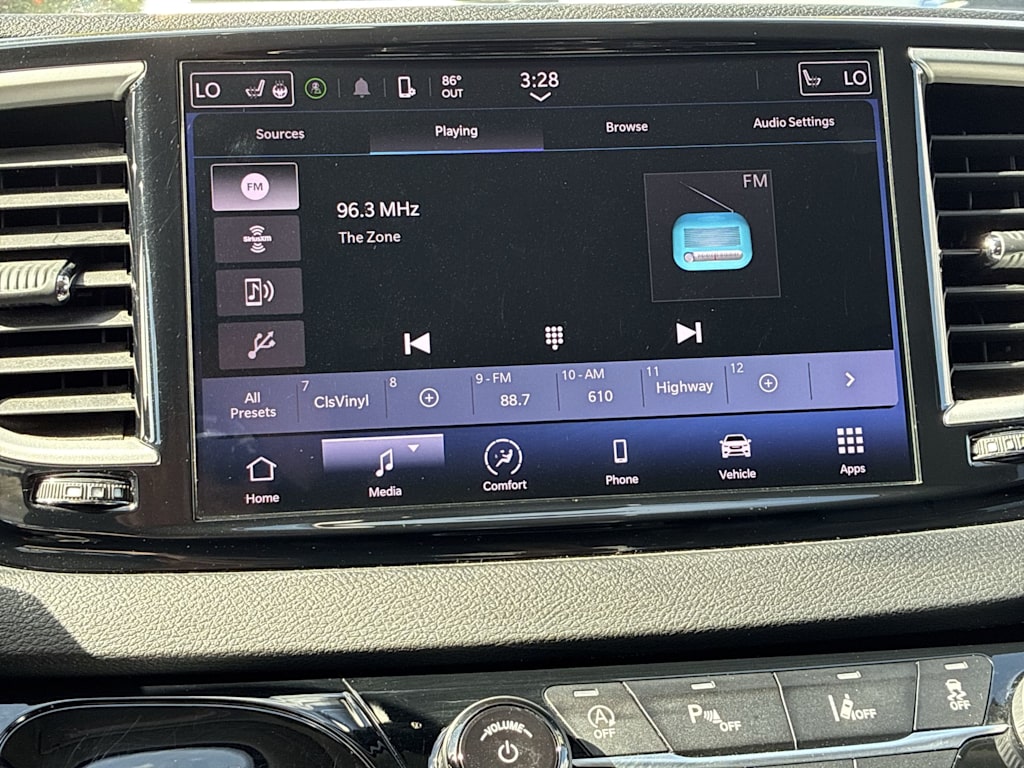 Thumbnail: 2023 Chrysler Pacifica - 12