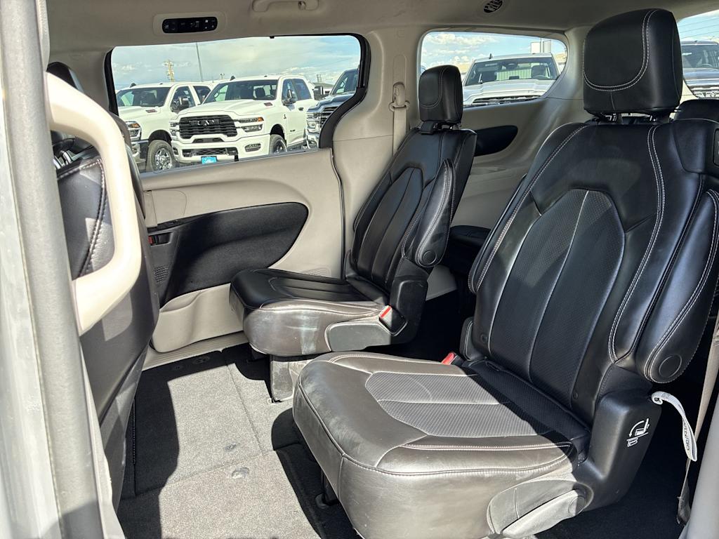 Thumbnail: 2023 Chrysler Pacifica - 11