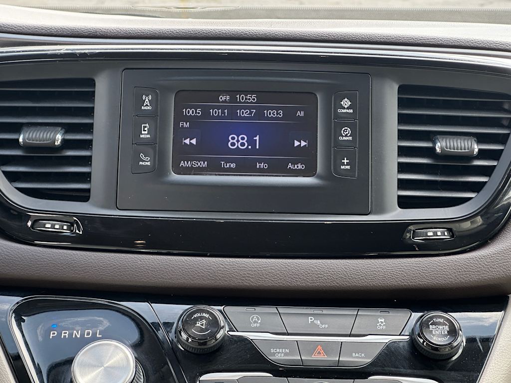 2017 Chrysler Pacifica Touring L 8