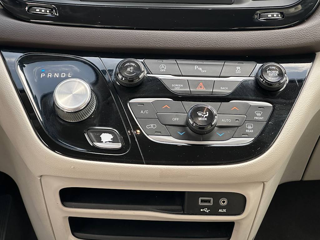 2017 Chrysler Pacifica Touring L 16