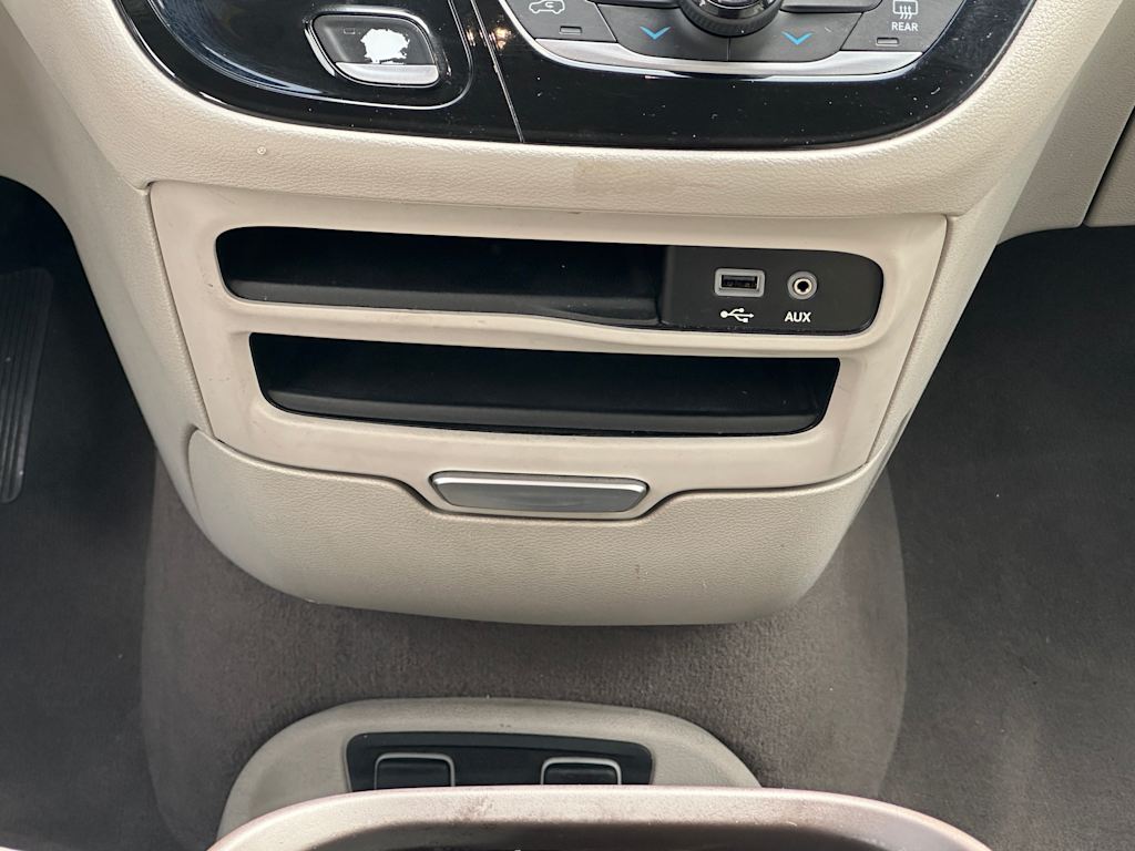 2017 Chrysler Pacifica Touring L 17