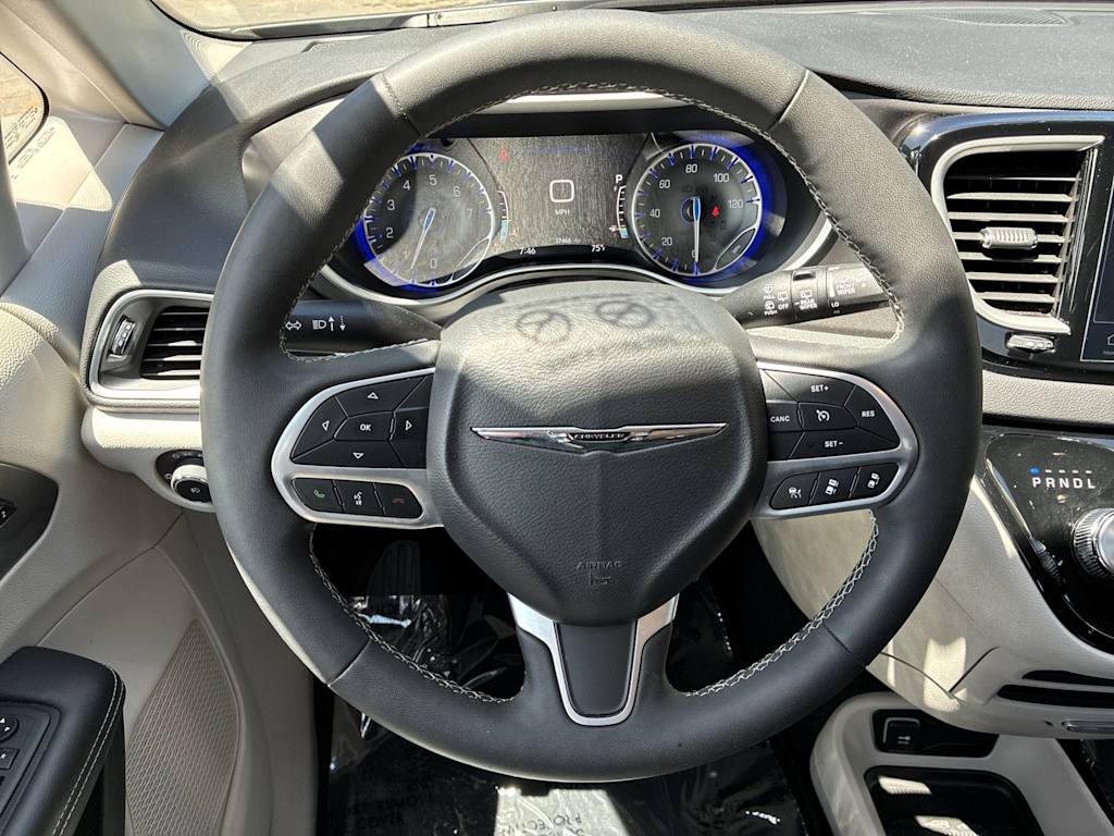Thumbnail: 2024 Chrysler Pacifica - 2