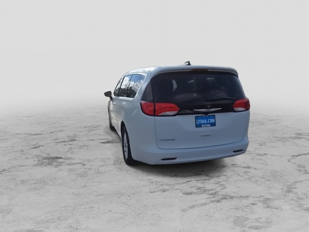 Thumbnail: 2023 Chrysler Voyager - 5