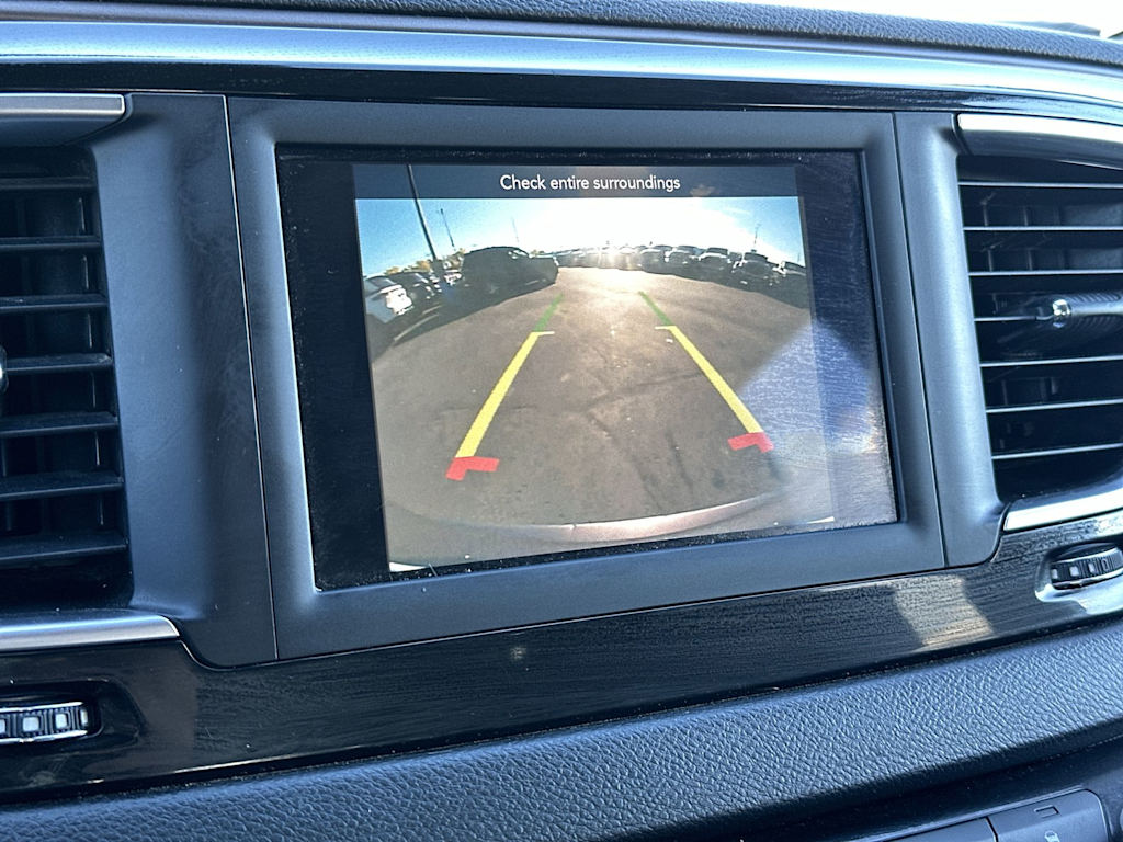 Thumbnail: 2020 Chrysler Voyager - 23