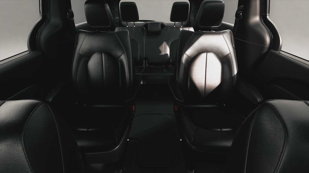 Thumbnail: 2027 Chrysler Pacifica - 4