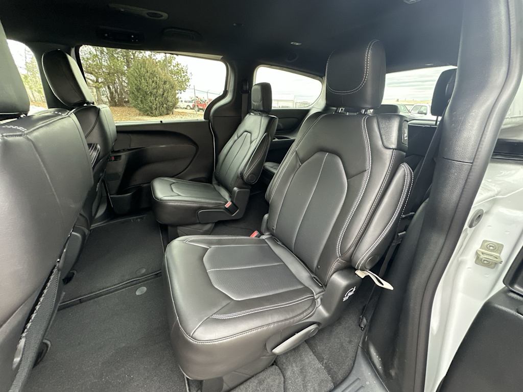 Thumbnail: 2026 Chrysler Pacifica - 10