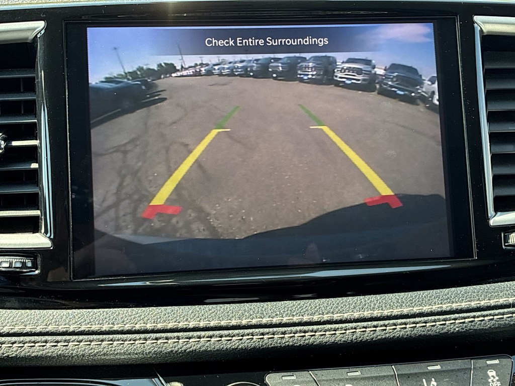 Thumbnail: 2023 Chrysler Pacifica - 24