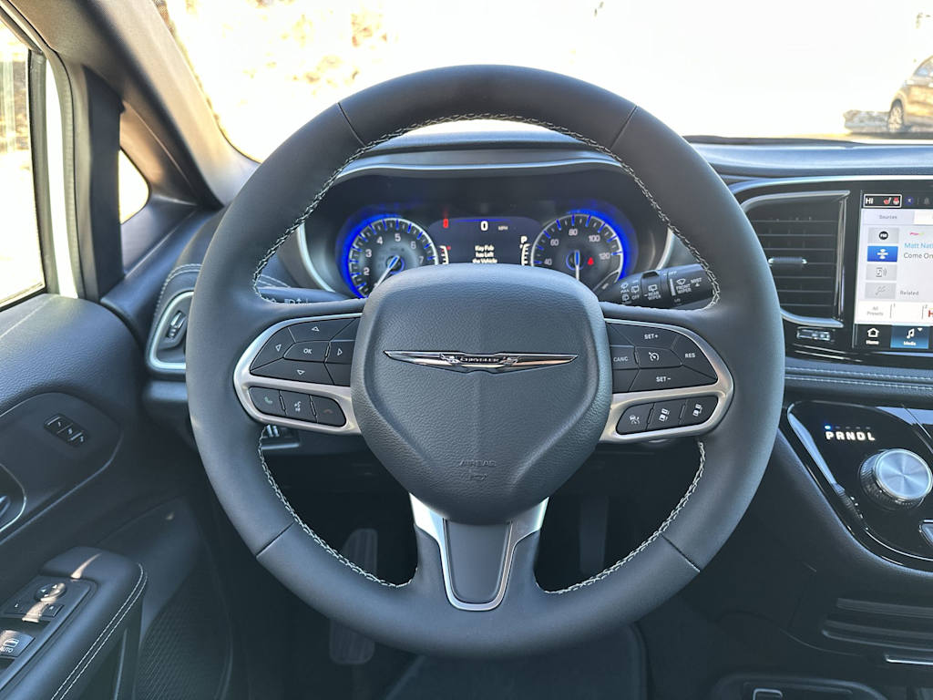 Thumbnail: 2026 Chrysler Pacifica - 2