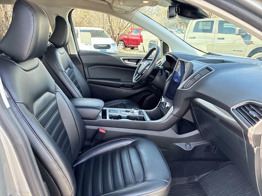Thumbnail: 2023 Ford Edge - 10