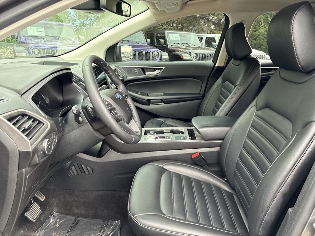 Thumbnail: 2022 Ford Edge - 8