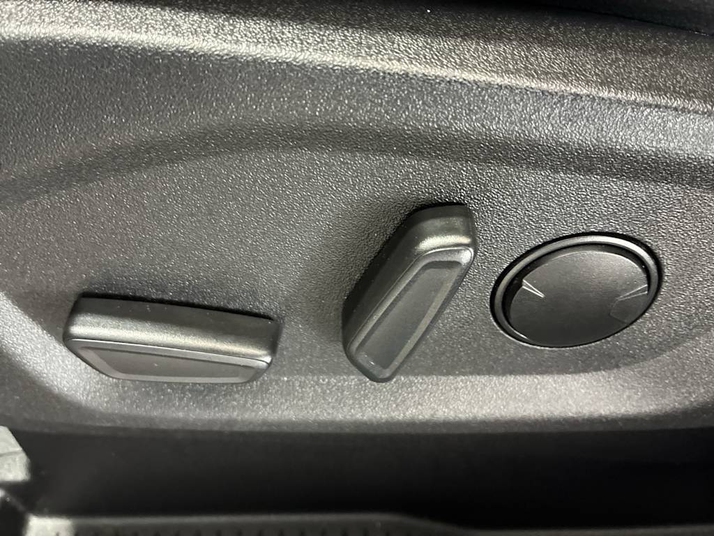 Thumbnail: 2023 Ford Edge - 19