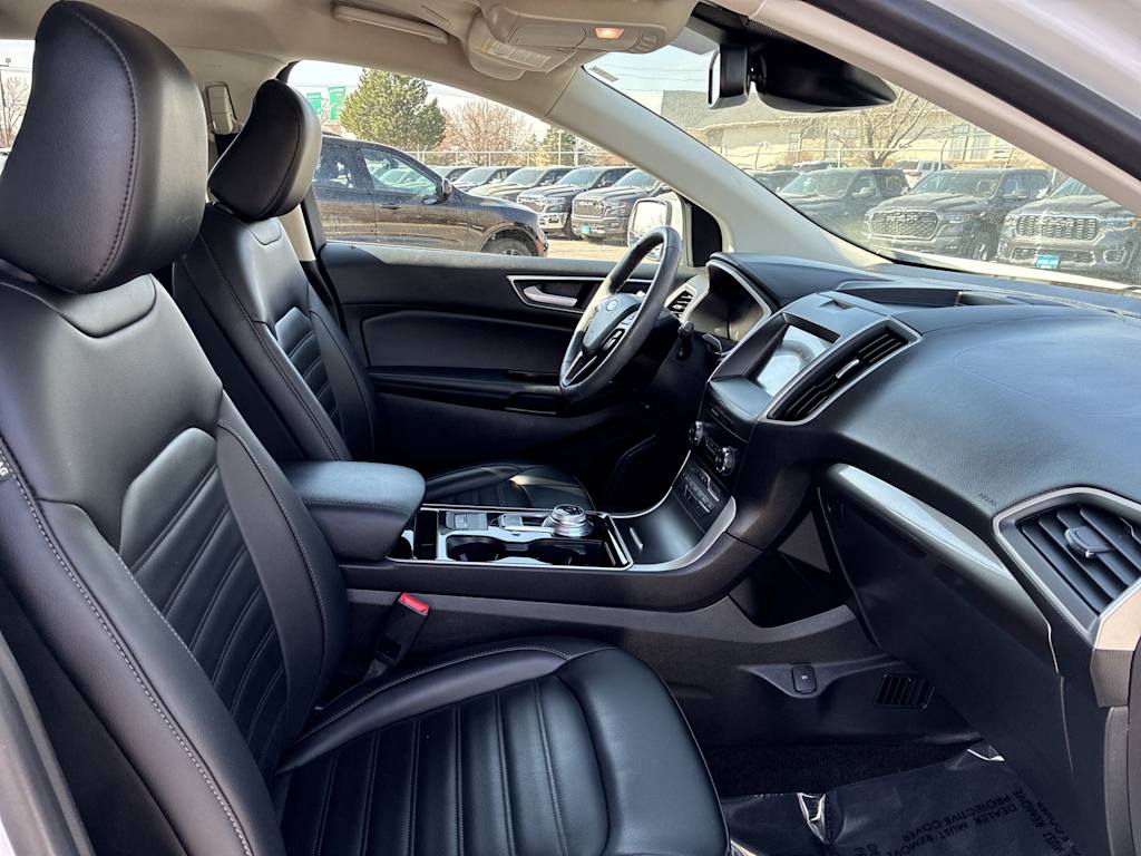 Thumbnail: 2020 Ford Edge - 24