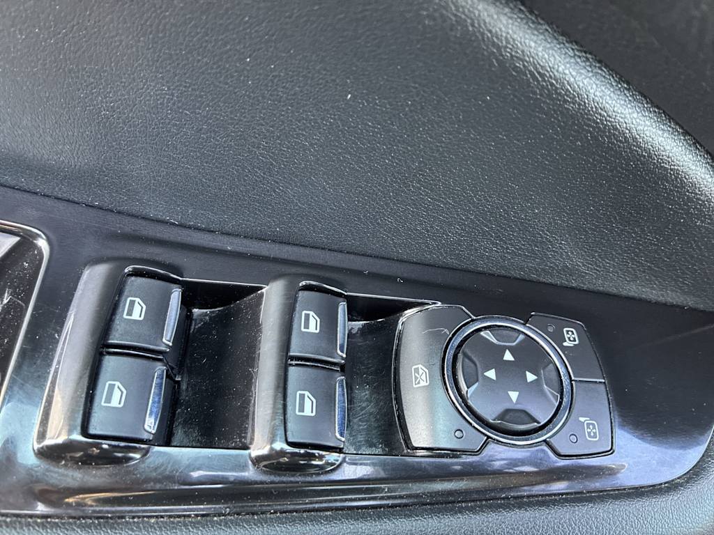 Thumbnail: 2020 Ford Edge - 20