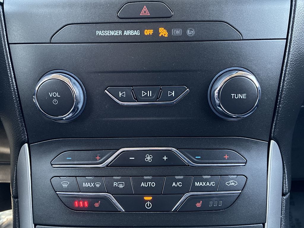 Thumbnail: 2020 Ford Edge - 21