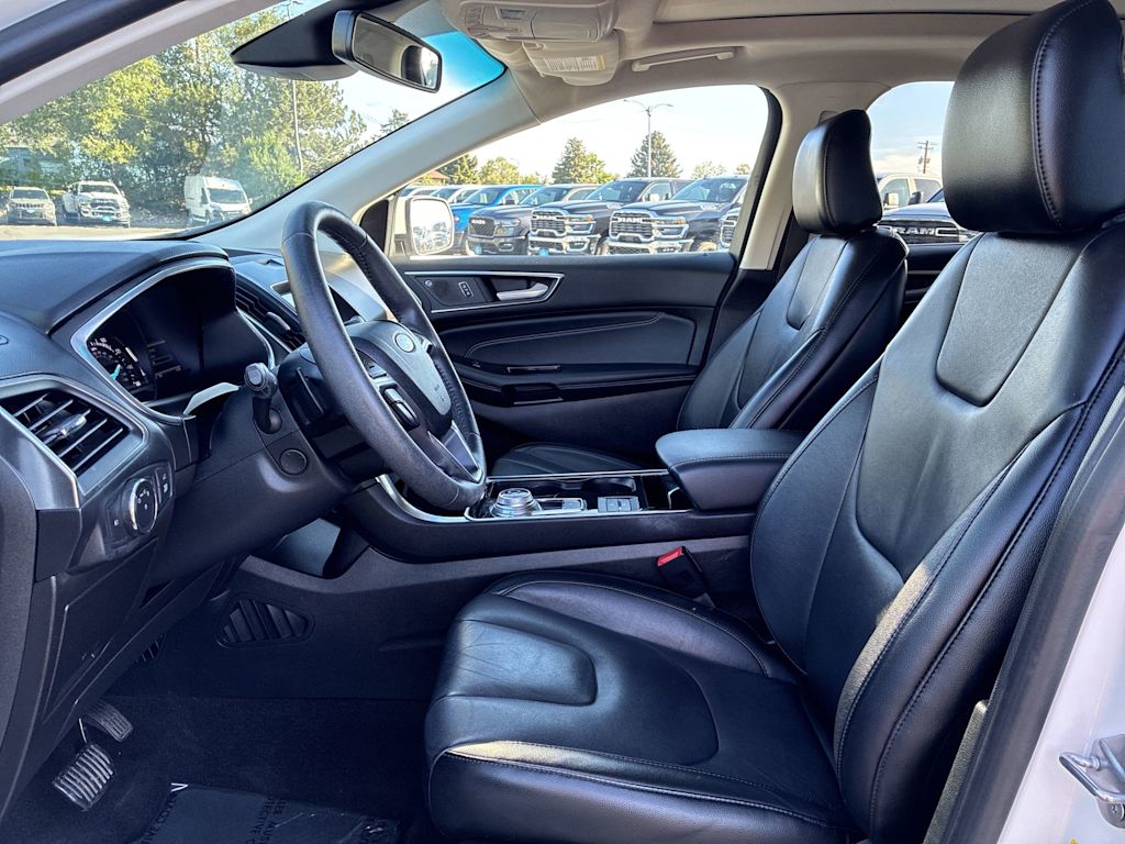 Thumbnail: 2020 Ford Edge - 9