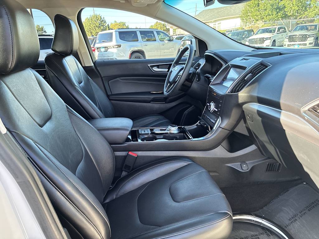Thumbnail: 2020 Ford Edge - 10