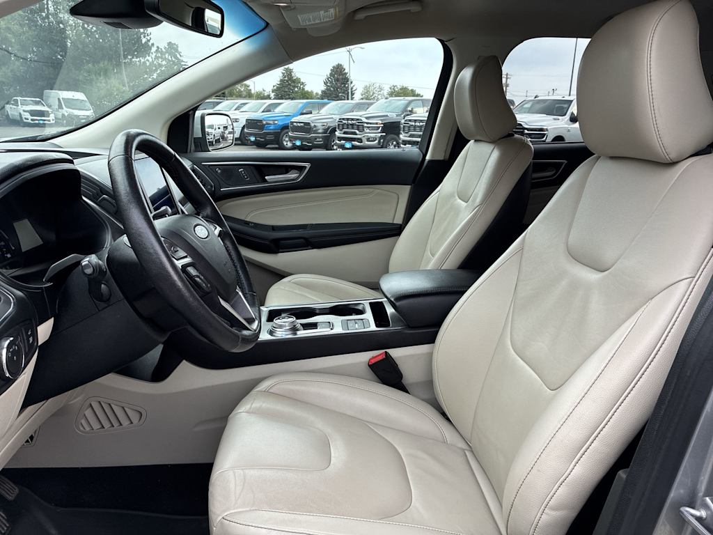 Thumbnail: 2022 Ford Edge - 8