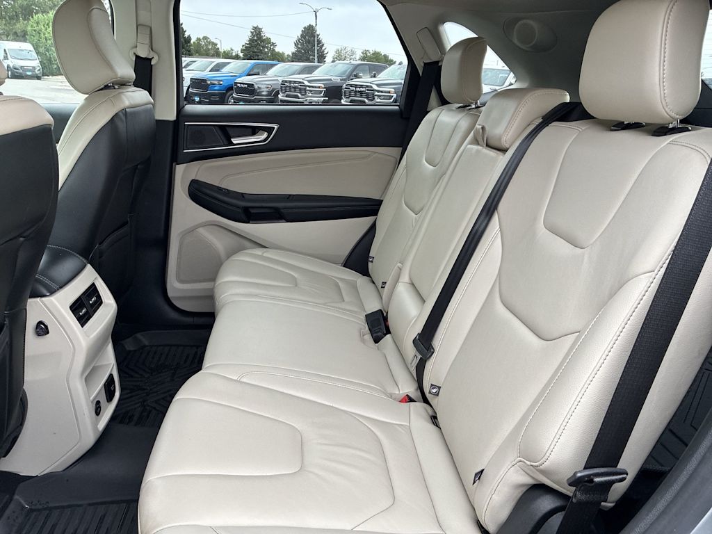 Thumbnail: 2022 Ford Edge - 10