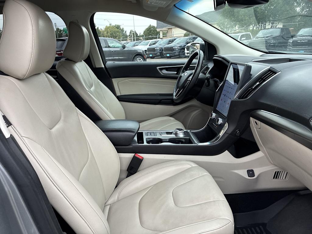 Thumbnail: 2022 Ford Edge - 9