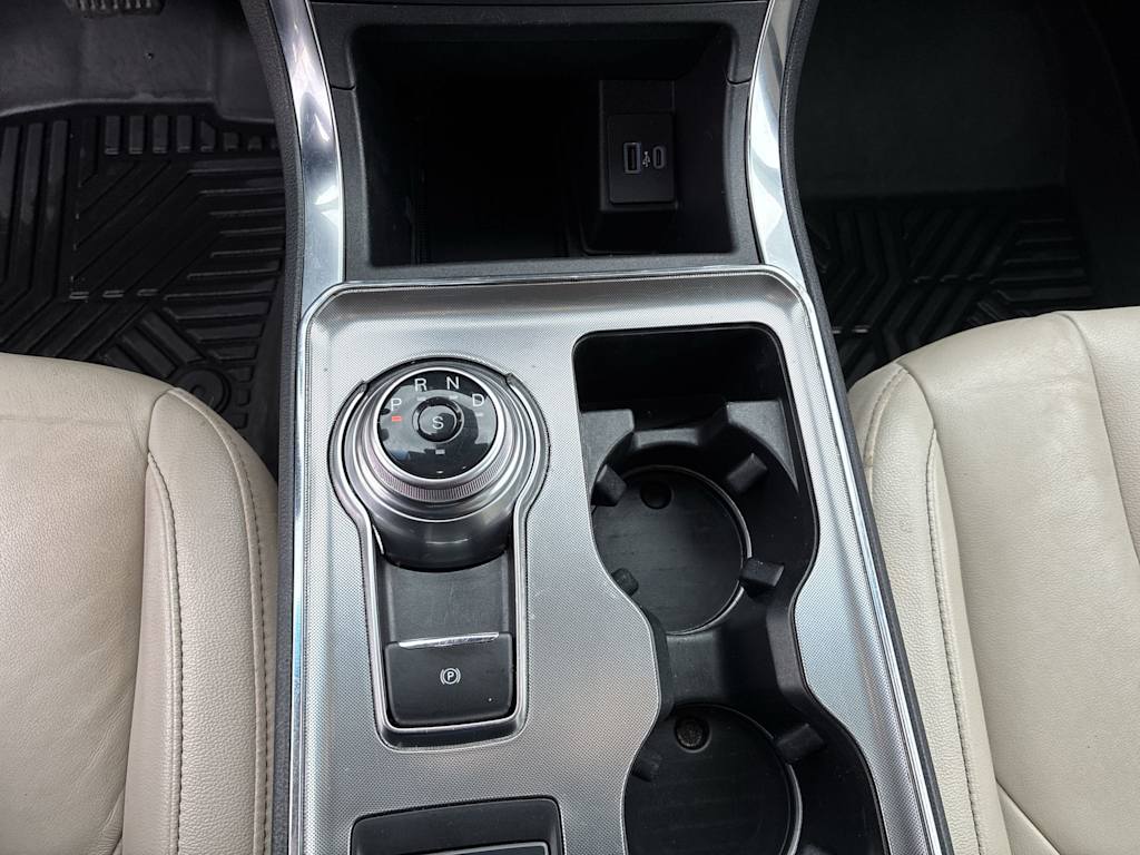 Thumbnail: 2022 Ford Edge - 12