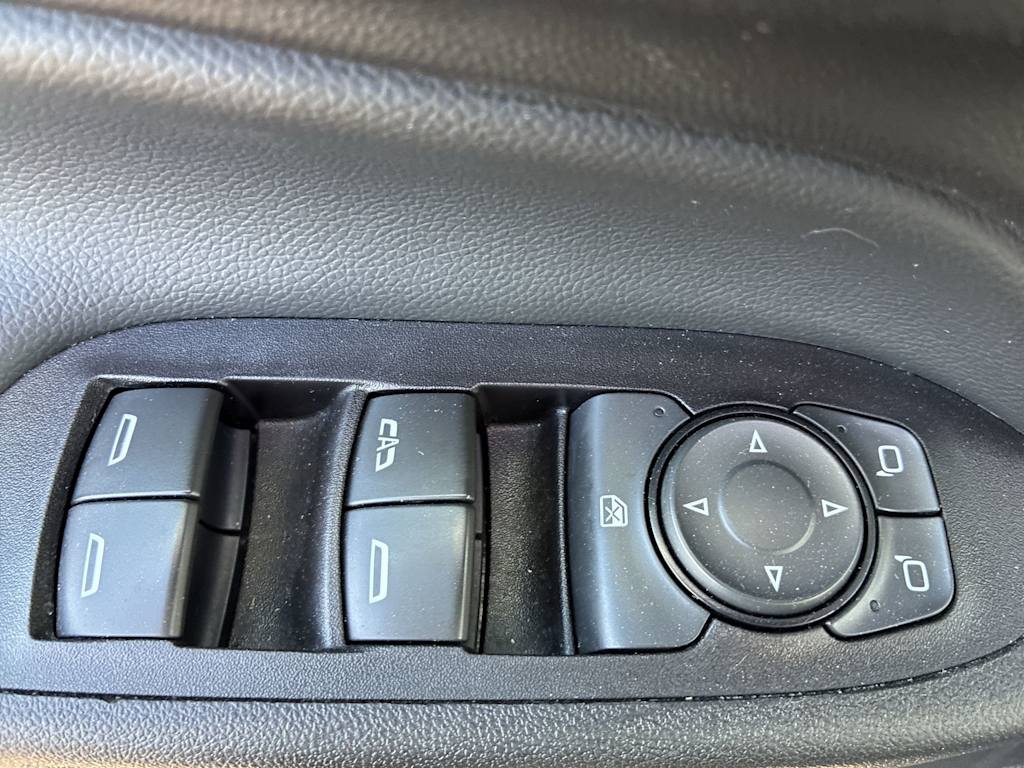 Thumbnail: 2018 Chevrolet Equinox - 20
