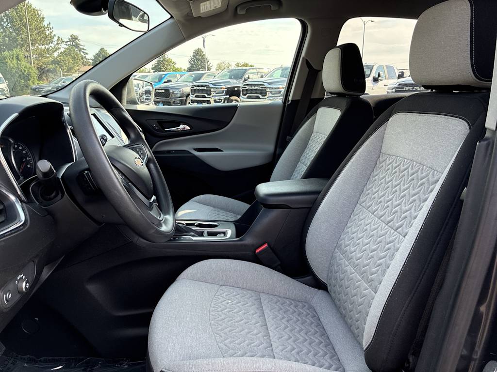 Thumbnail: 2022 Chevrolet Equinox - 9