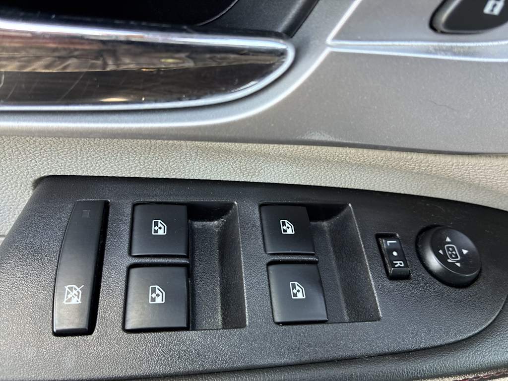 Thumbnail: 2015 Chevrolet Equinox - 21
