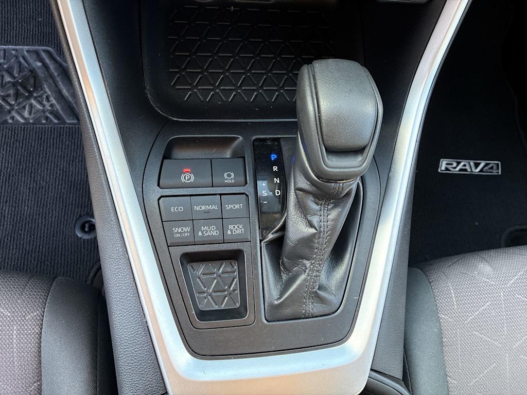 Thumbnail: 2019 Toyota RAV4 - 13