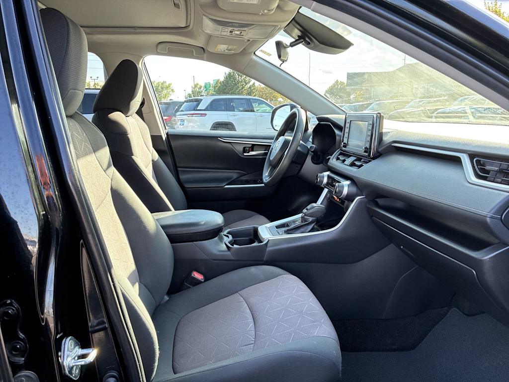 Thumbnail: 2019 Toyota RAV4 - 10