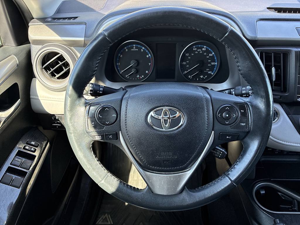 Thumbnail: 2018 Toyota RAV4 - 2